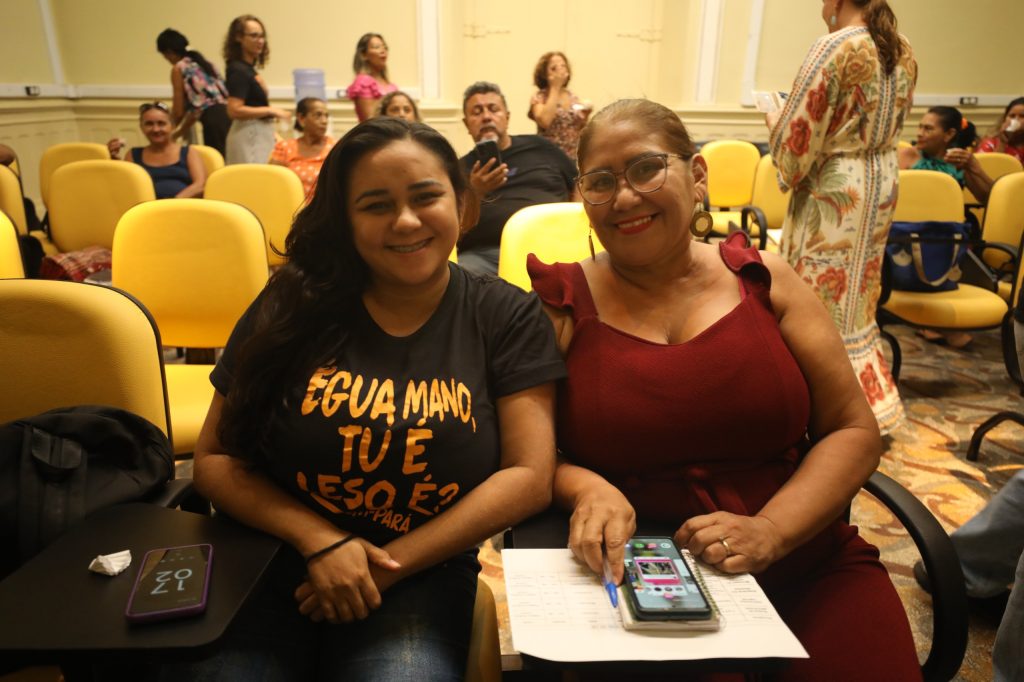 Rosenilse e Keyla, mãe e filha são fiéis às aulas. Foto: Comus/Amarilis Marisa